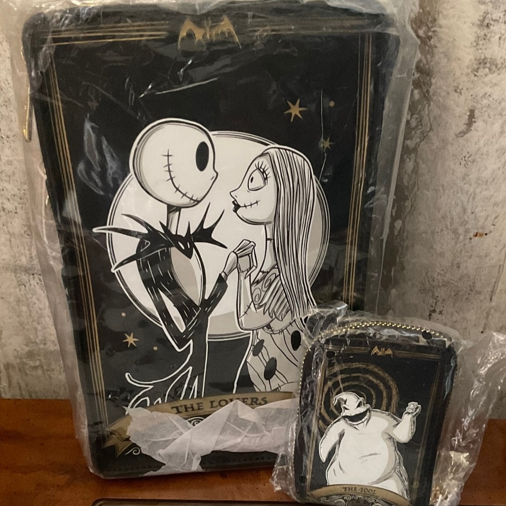Disney nightmare before Christmas Crossbody wallet loungefly